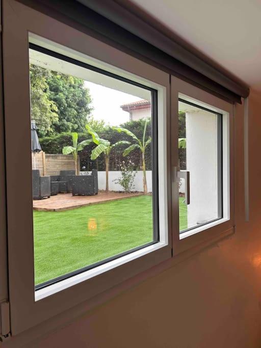 Logement Avec Piscine Privee Chauffee 比亚里茨 外观 照片