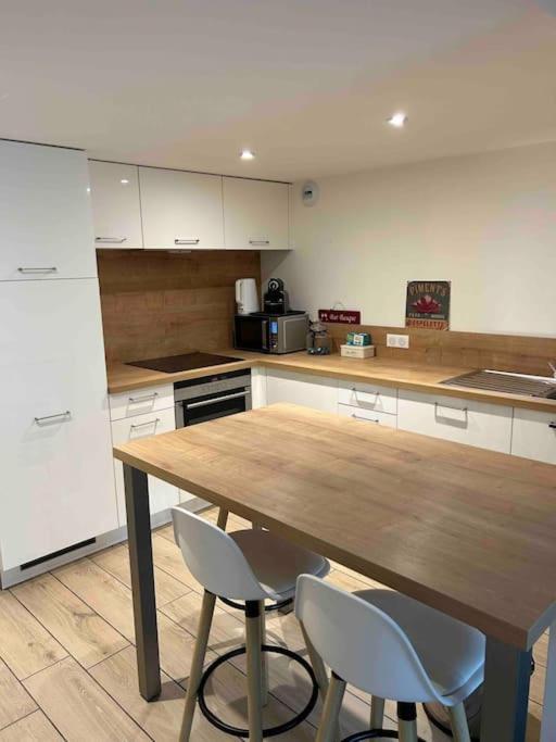 Logement Avec Piscine Privee Chauffee 比亚里茨 外观 照片