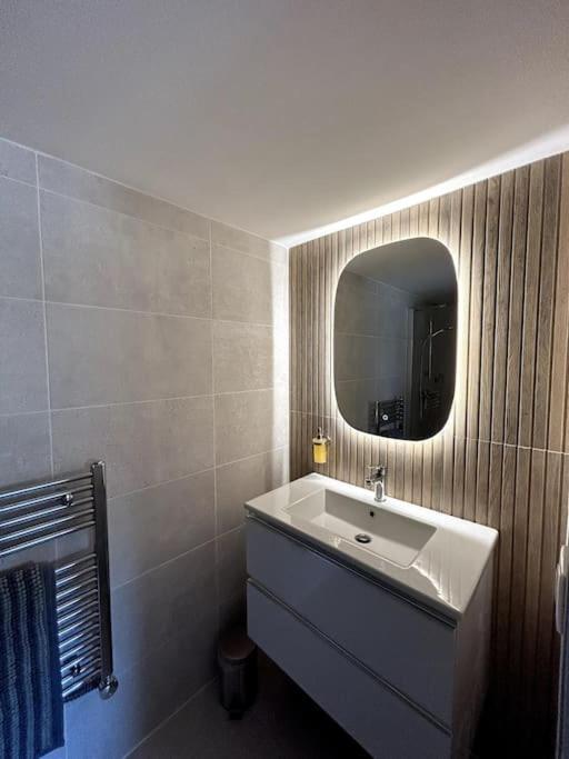Logement Avec Piscine Privee Chauffee 比亚里茨 外观 照片