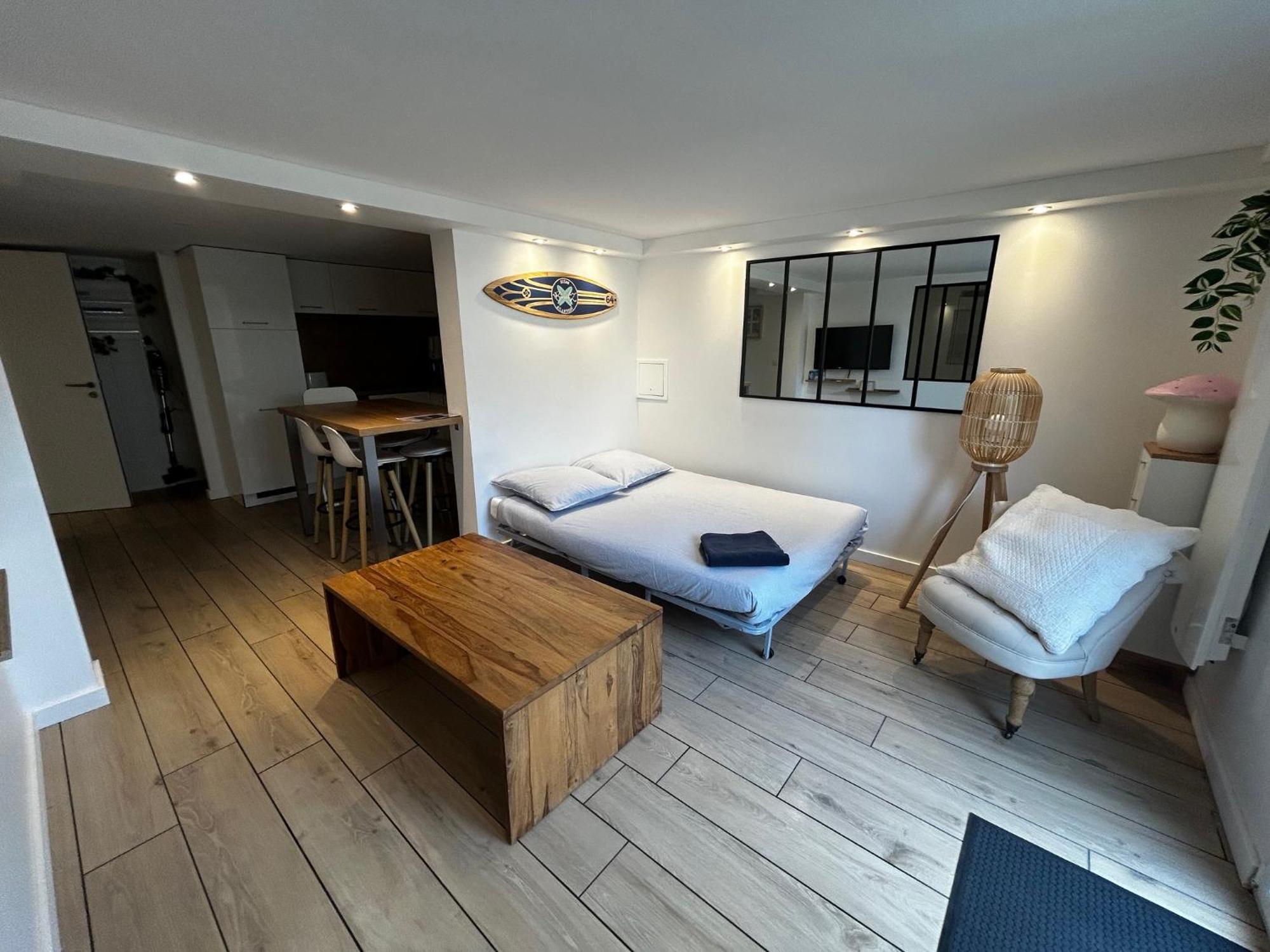 Logement Avec Piscine Privee Chauffee 比亚里茨 外观 照片